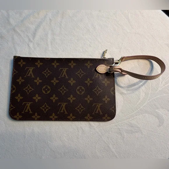 Louis Vuitton Neverfull Monogram Brown Wristlet Like New - Picture 3 of 14